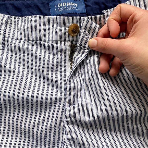 Old Navy 6 Mid rise Twill Shorts - Railroad Stripe - Picture 9 of 15